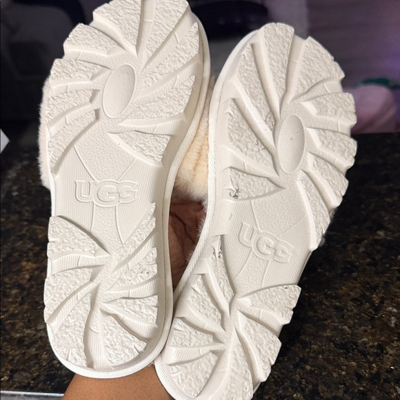 UGG Plush Tan Slippers - Picture 4 of 6